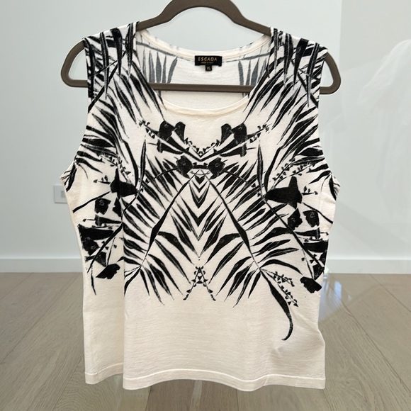 Escada sweater set - Picture 3 of 6